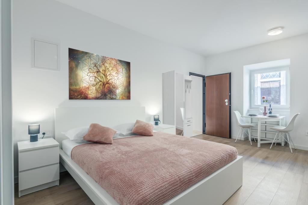 Apartment Klara Free Parking, Center Pula Extérieur photo